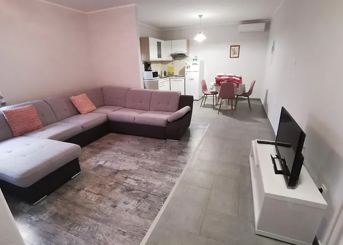 Lovely Family House Robi 3*