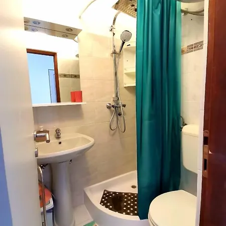 Guest house Lovely Family House Robi 3*