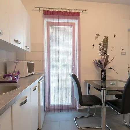 Lovely Family House Robi Guest house 3*
