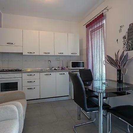 Lovely Family House Robi 3* Rovinj